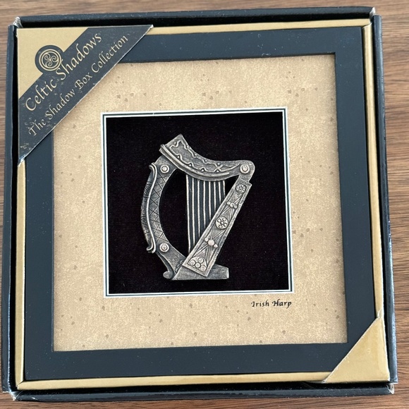 Celtic Shadow Box Collection Bronze Irish Harp Vintage New in Box - Picture 1 of 5